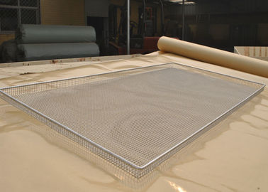 Food Grade Wire Mesh Tray , Wire Basket Cable Tray For Oven Food Processing